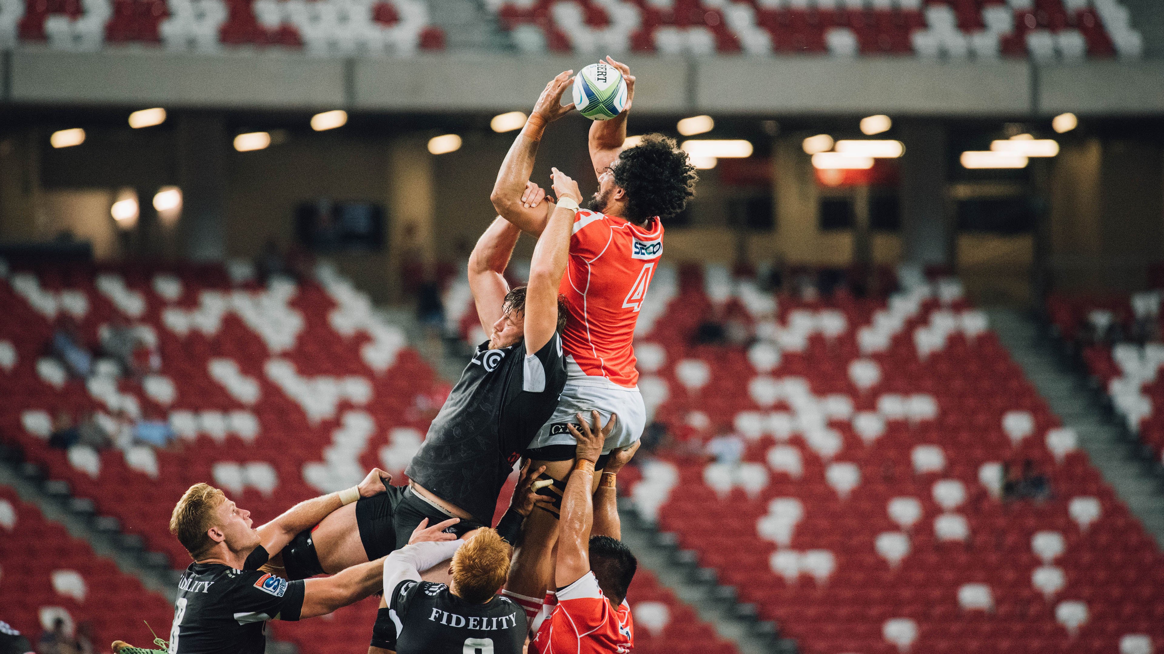 PSG战术反复调整难以找到突破口